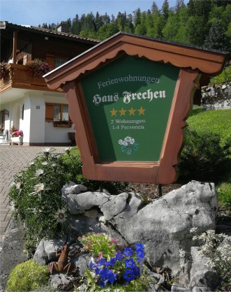 Berchtesgaden Haus Frechen Steingarten1